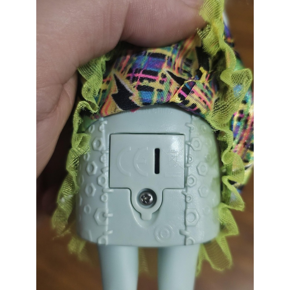 Mattel Monster High Electrified Frankie Stein 11in Fashion Doll Battery Backpack - Picture 4 of 6
